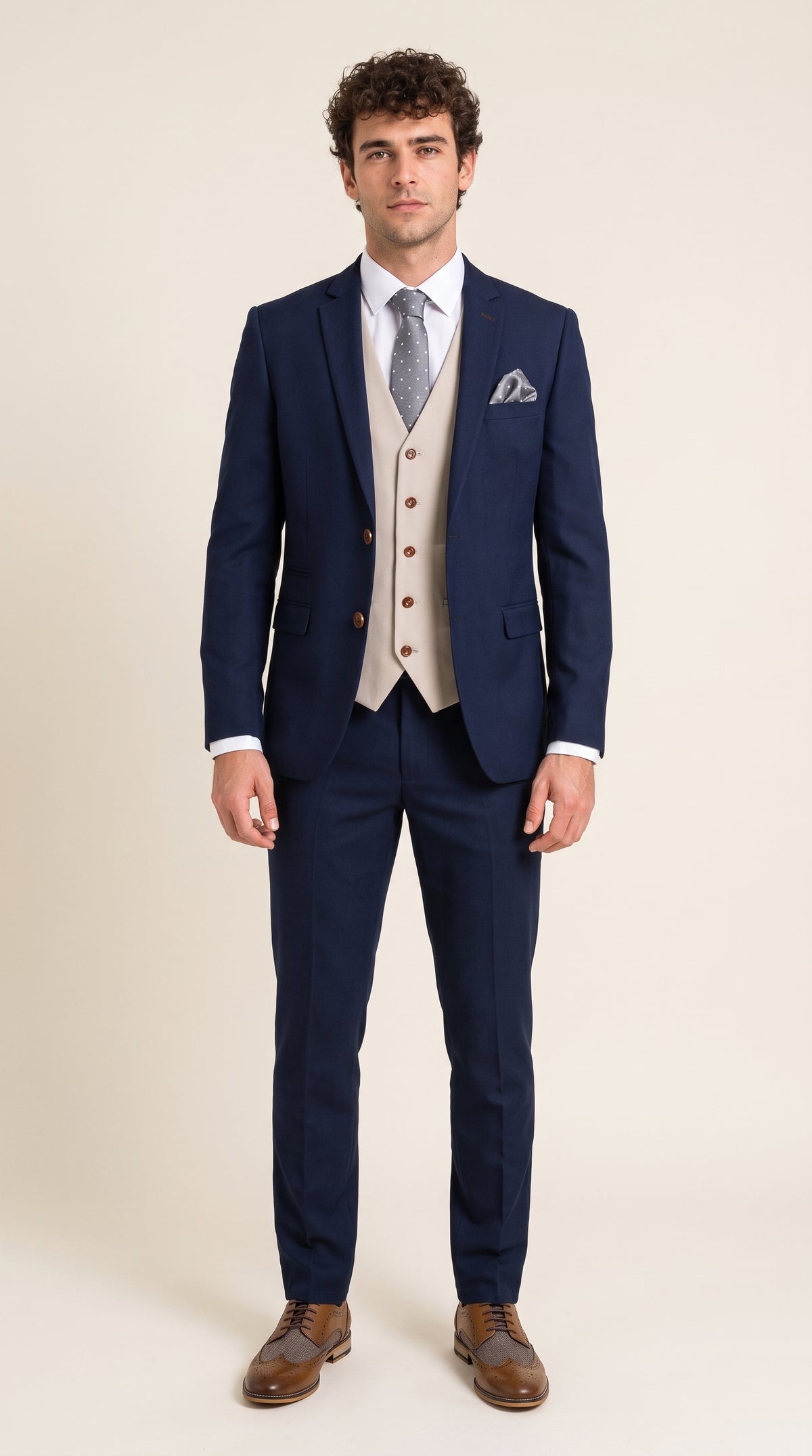 Look #395 styled with Mayfair - Herre 3-delt marineblåt jakkesæt med cremefarvet vest