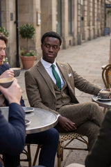 Egebrun sildebensfarvet tweed 3-delt jakkesæt