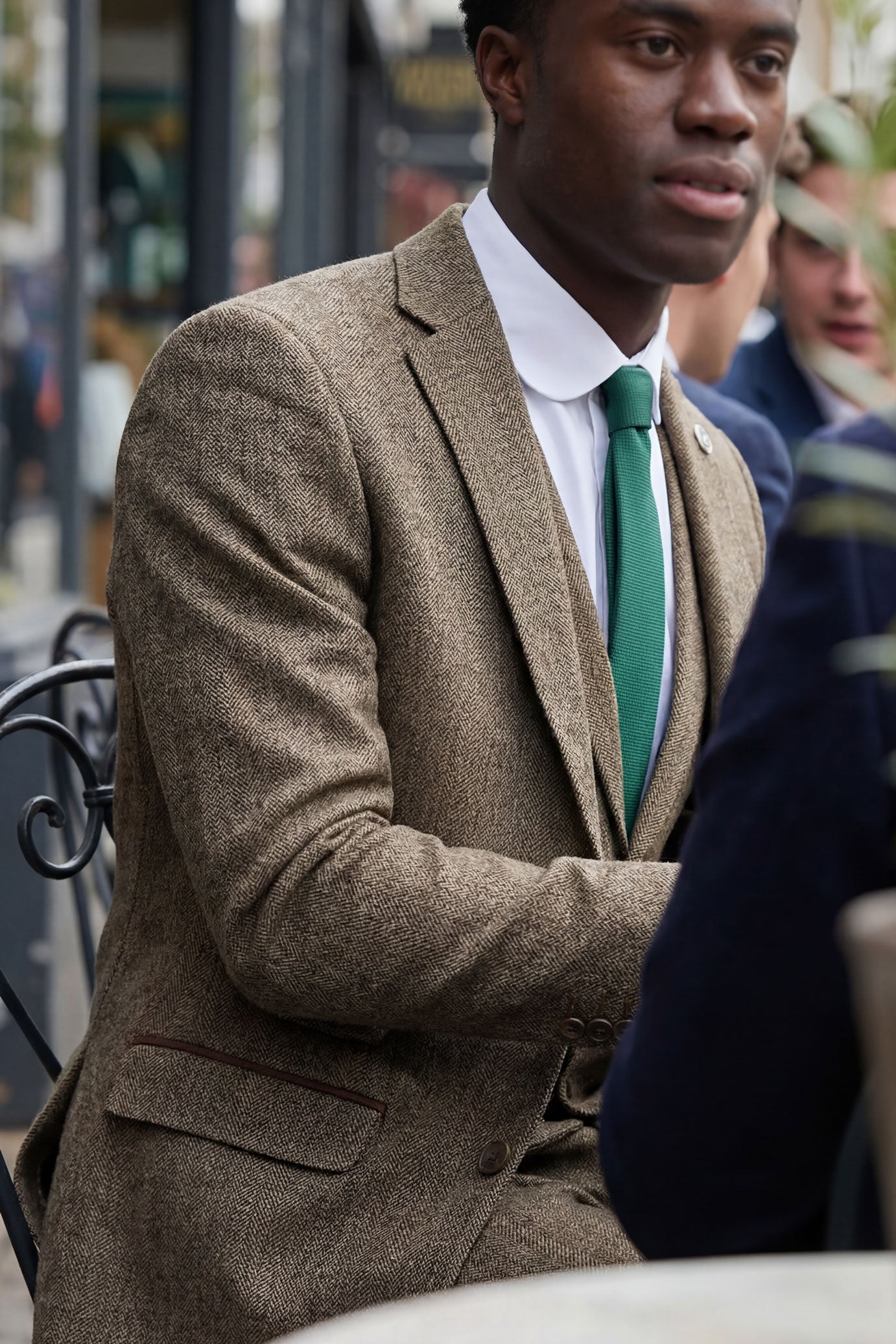 Egebrun sildebensfarvet tweed 3-delt jakkesæt