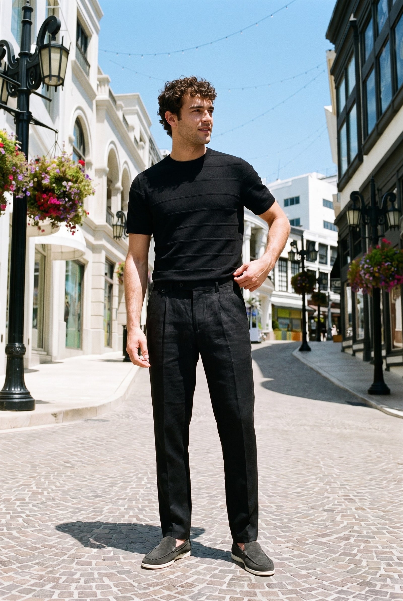 Look #876 styled with Sort Tekstureret Strikket T-shirt til Herrer