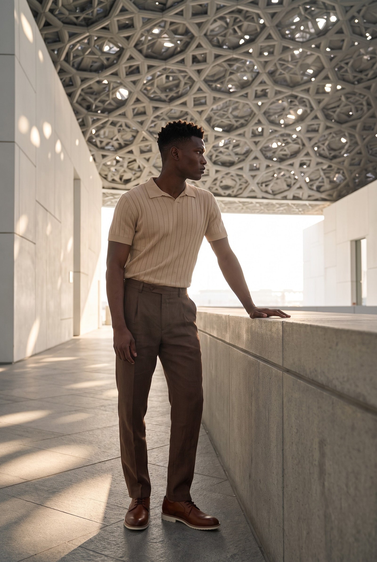 Look #891 styled with Beige ribbet poloshirt til mænd
