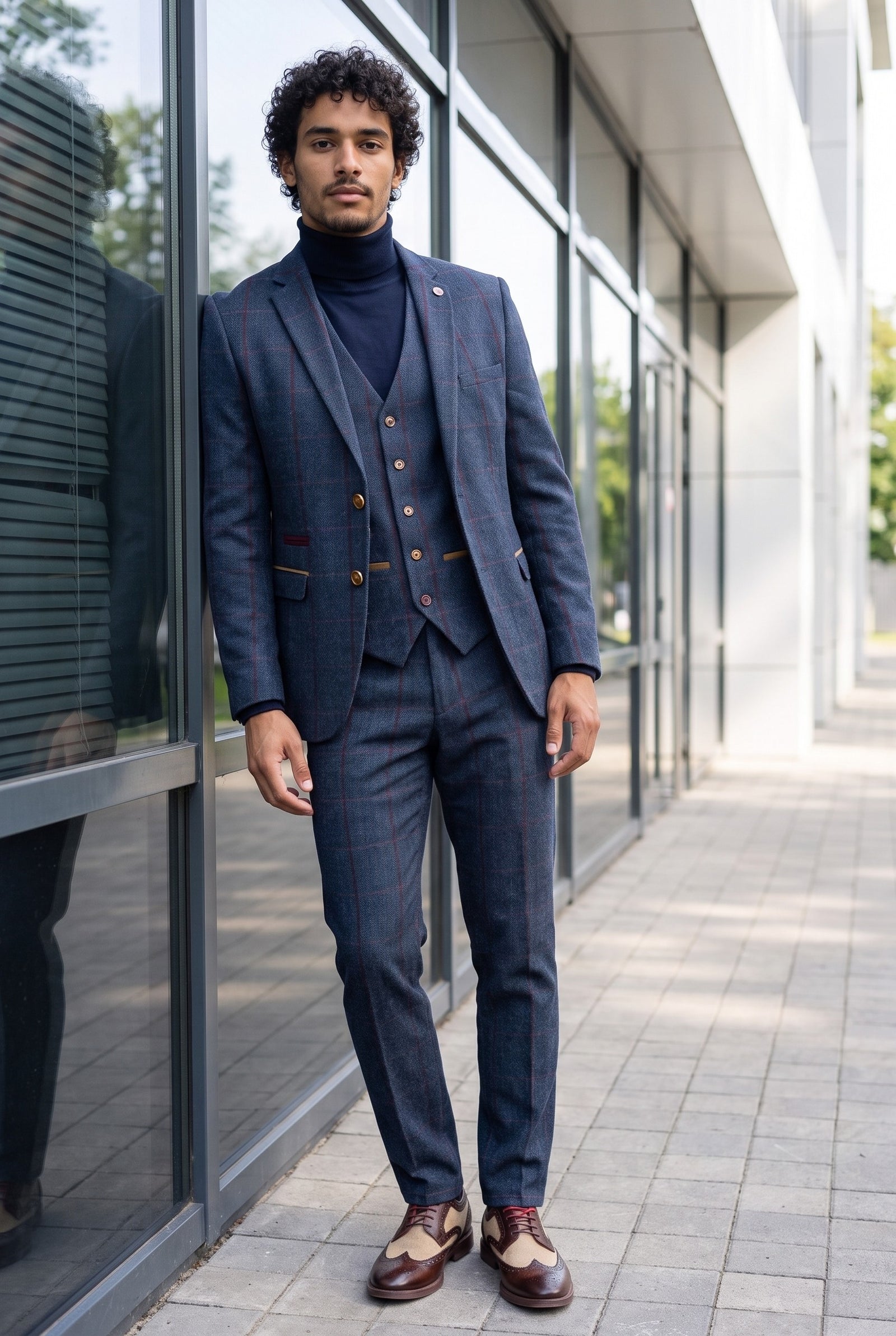 Look #646 styled with Herre marineblå rullekravetrøje med lange ærmer i blød viskoseblanding