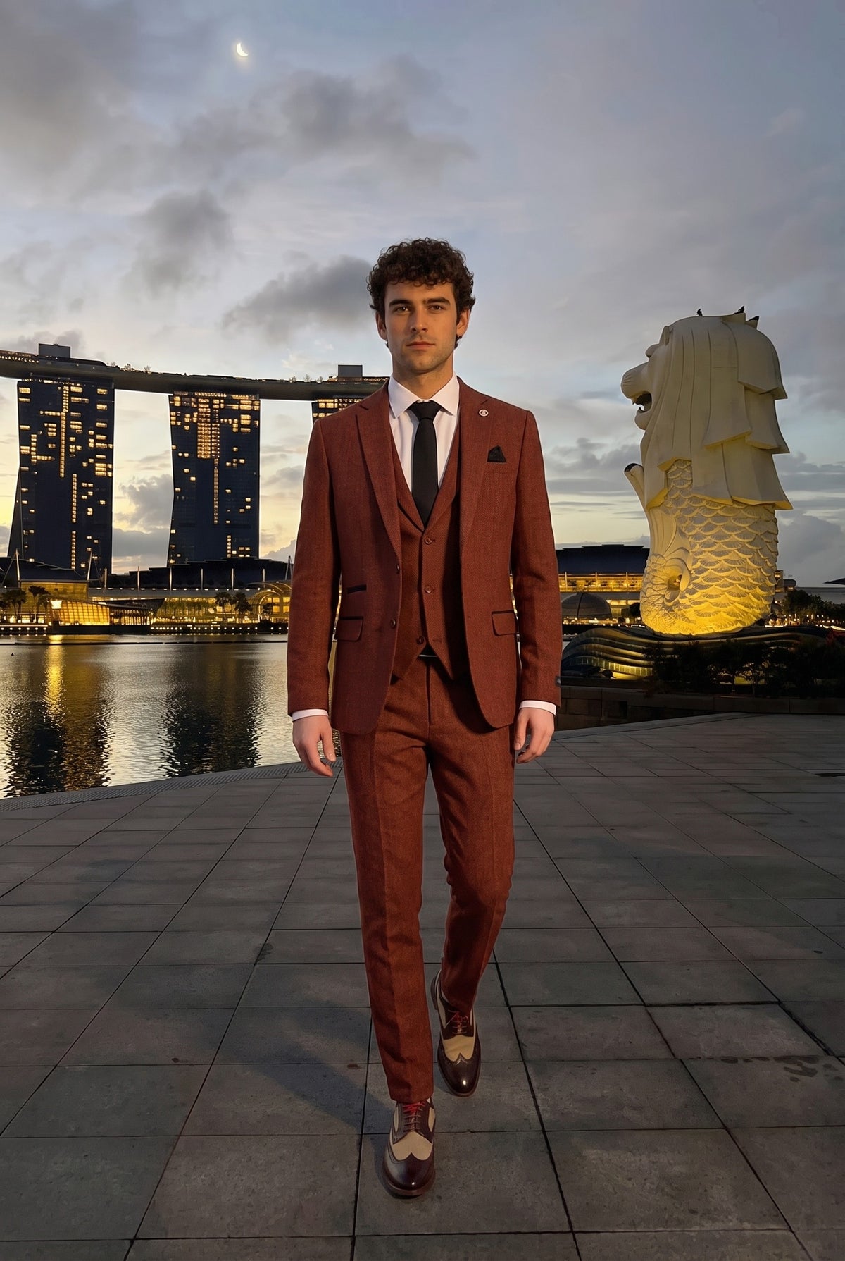 Look #935 styled with Rustfarvet sildebensmønster i tweed med 3 dele