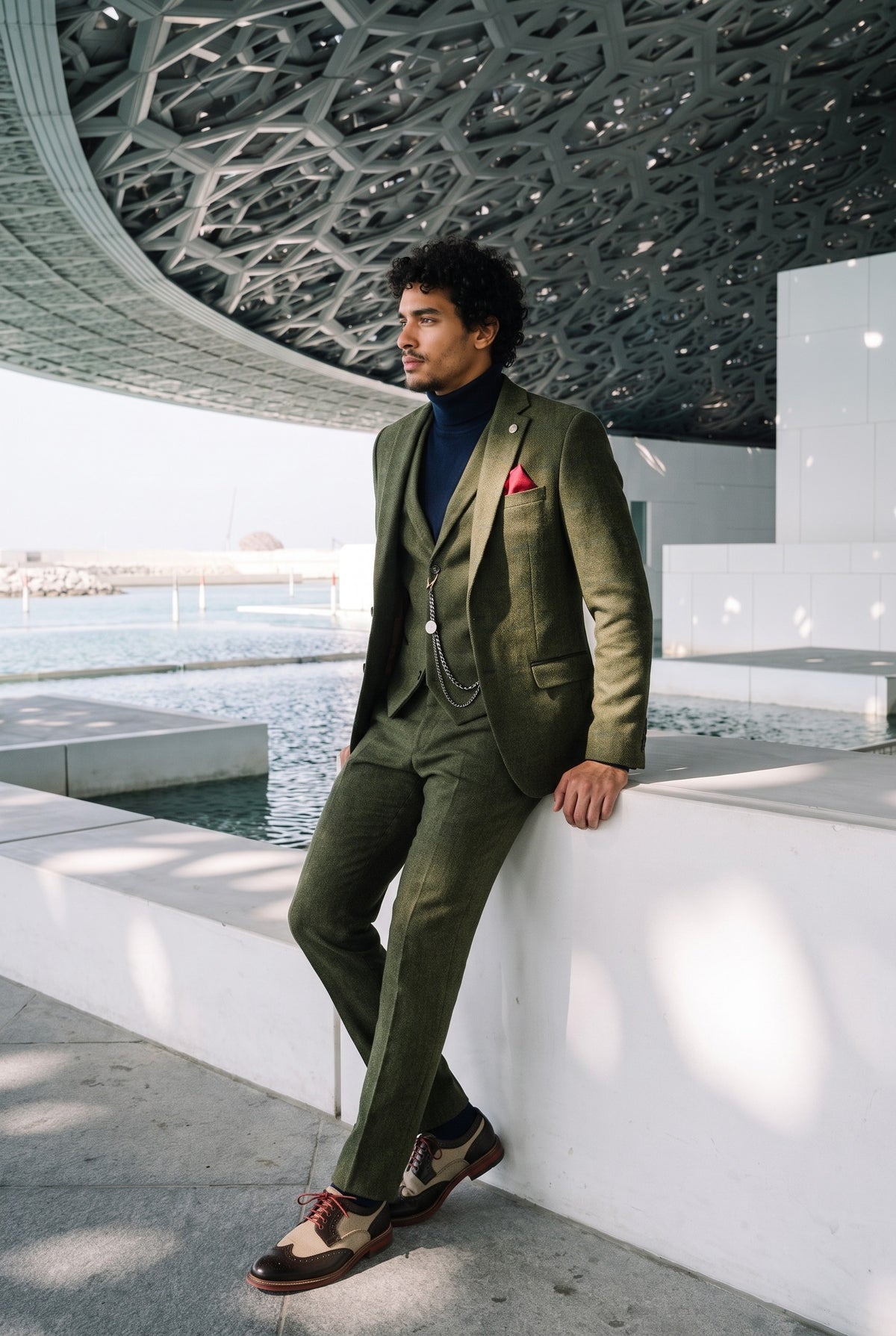 Look #706 styled with Herre marineblå rullekravetrøje med lange ærmer i blød viskoseblanding