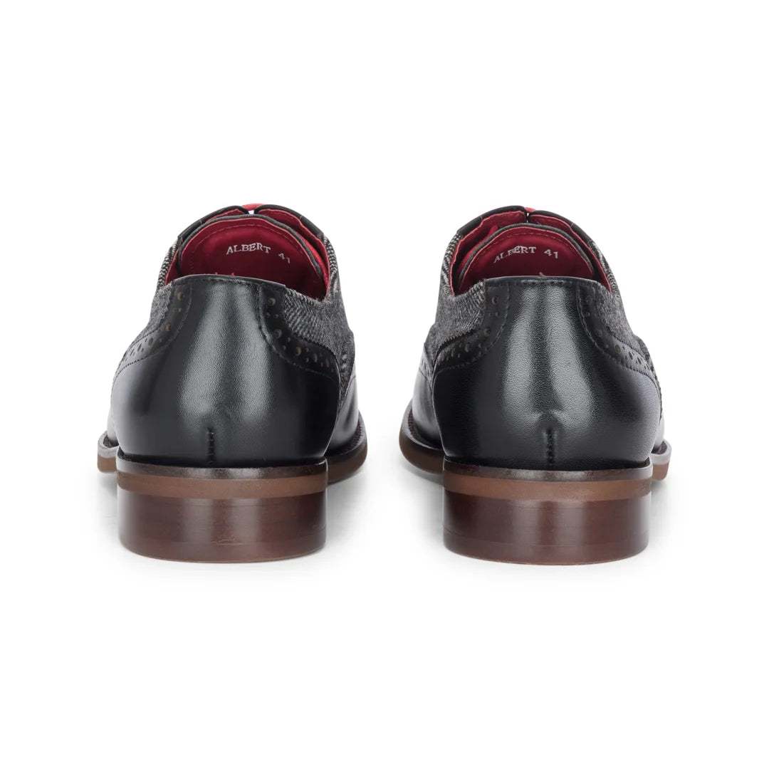 Albert - Herresko i sort læder med tweeddetaljer i brogue-materiale