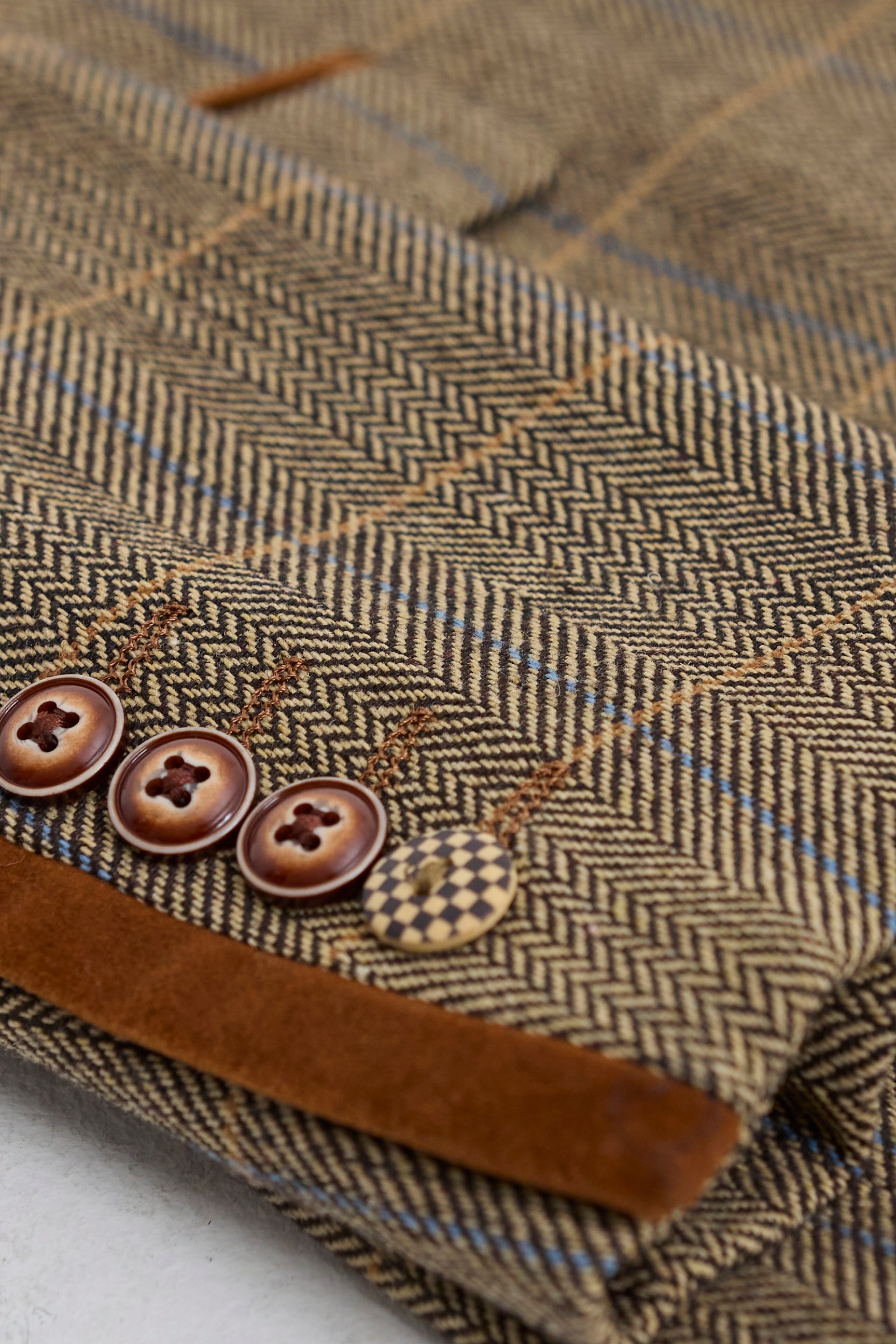 Herre 3-delt sildebensmønster i tweed med brunt ternet jakkesæt, skræddersyet pasform, dobbelt klassisk