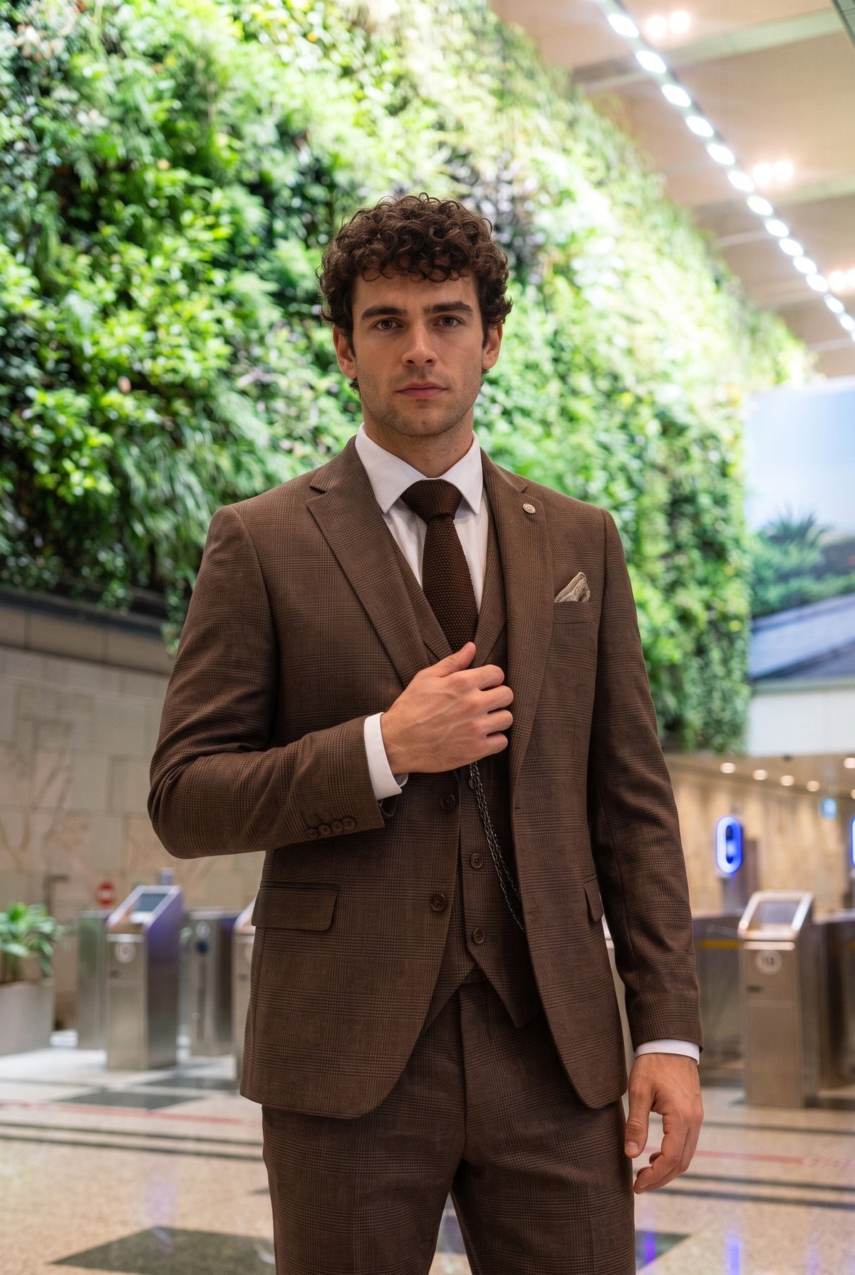 Look #567 styled with TP-50 - Herre brunt 3-delt Prince of Wales ternet jakkesæt