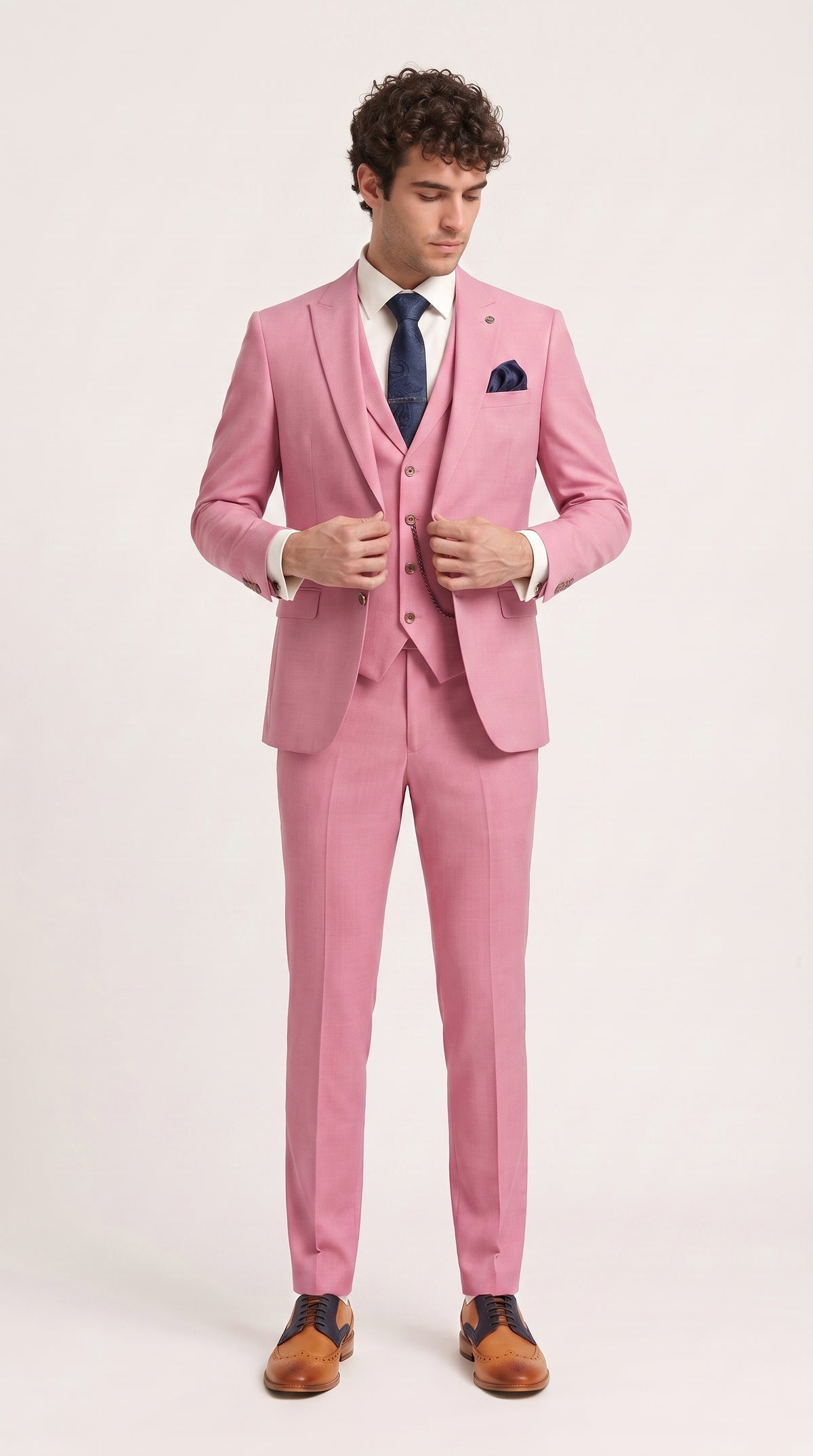 Look #149 styled with James Herre 3-delt lyserødt skræddersyet jakkesæt