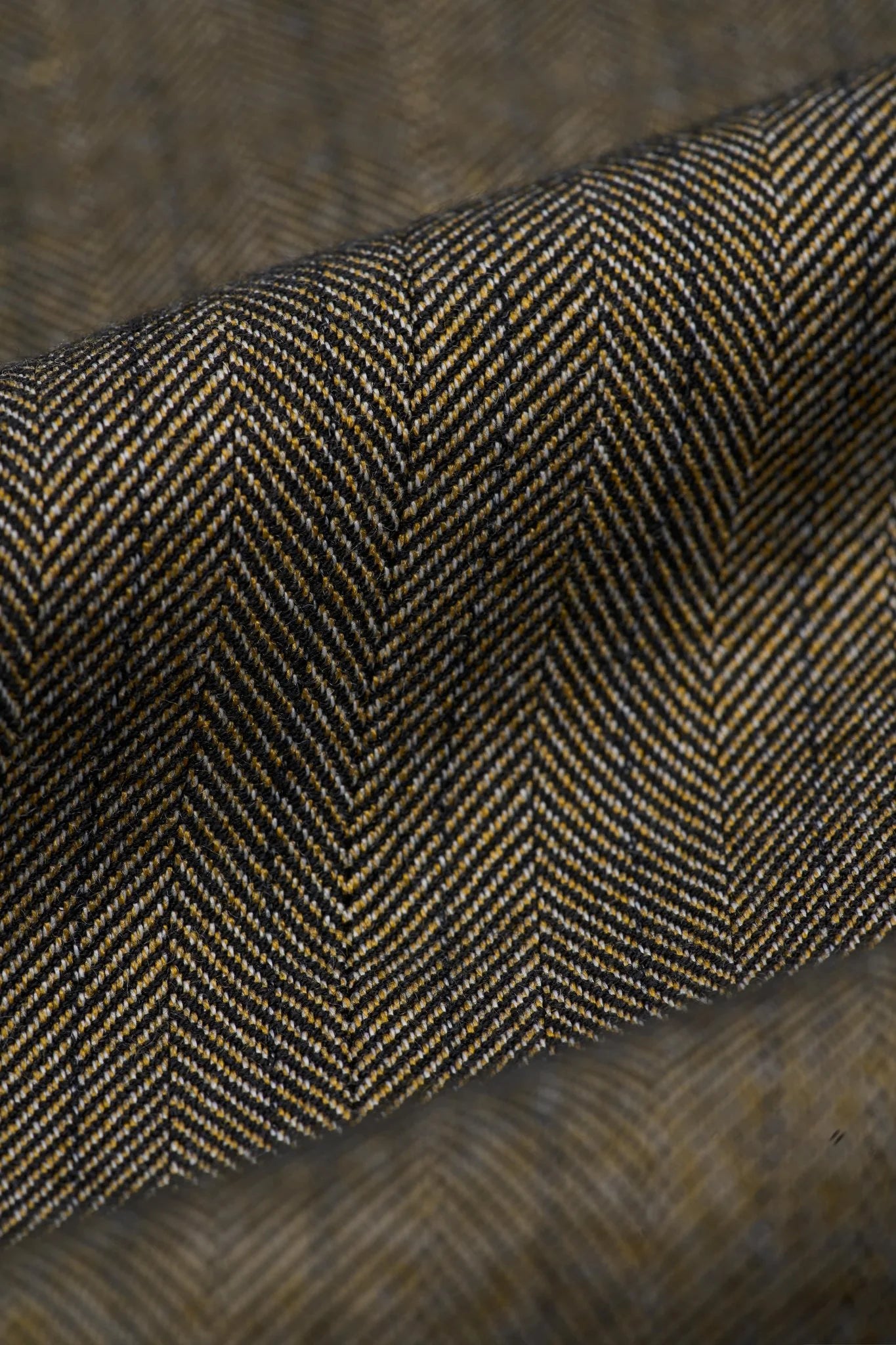 Olivengrønt 3-delt sildebensmønster i tweed til mænd