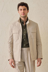 Beige smart casual 2-delt herresæt med safari-krave og stretch