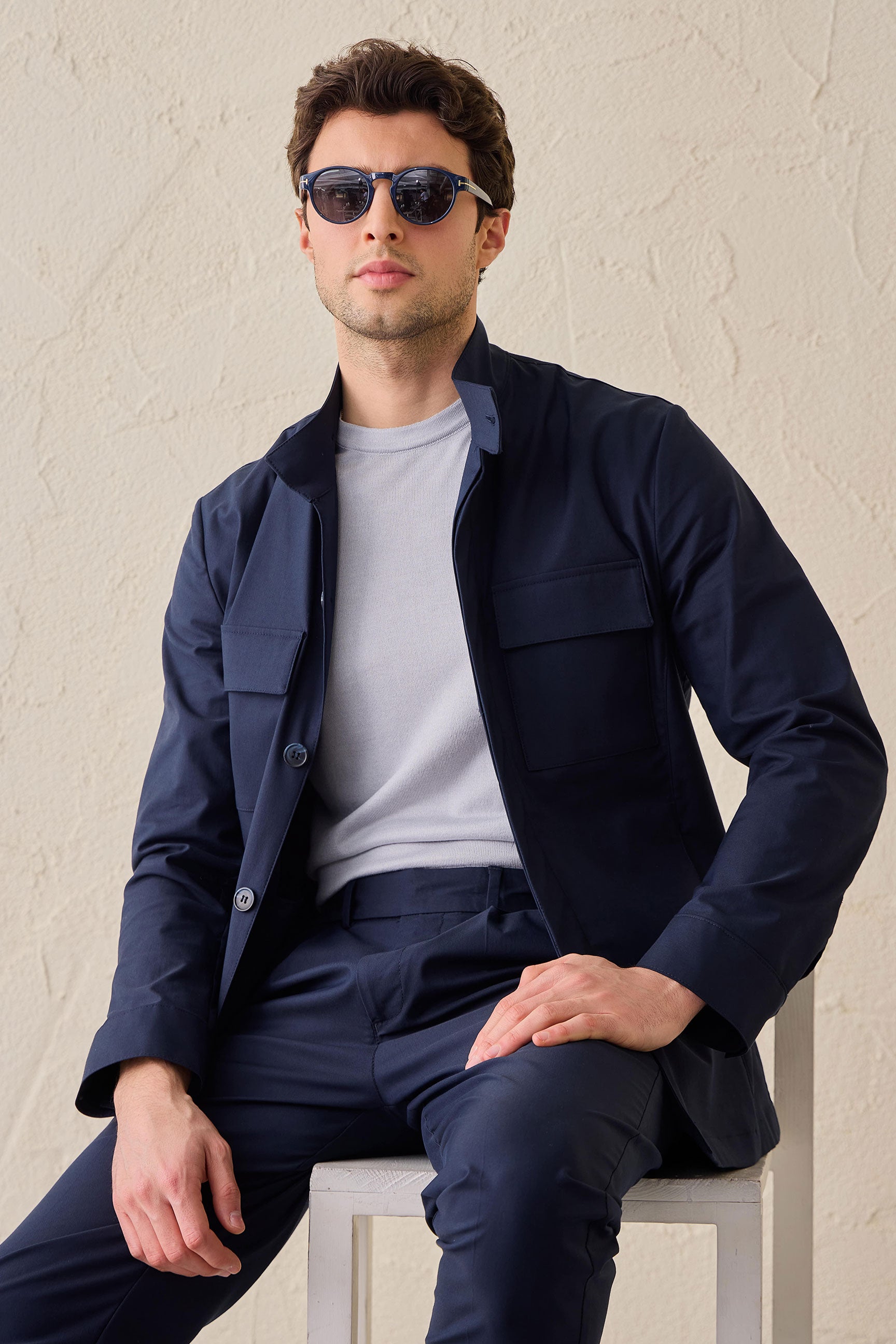 Herre marineblåt smart casual 2-delt jakkesæt med safari-krave og stretch