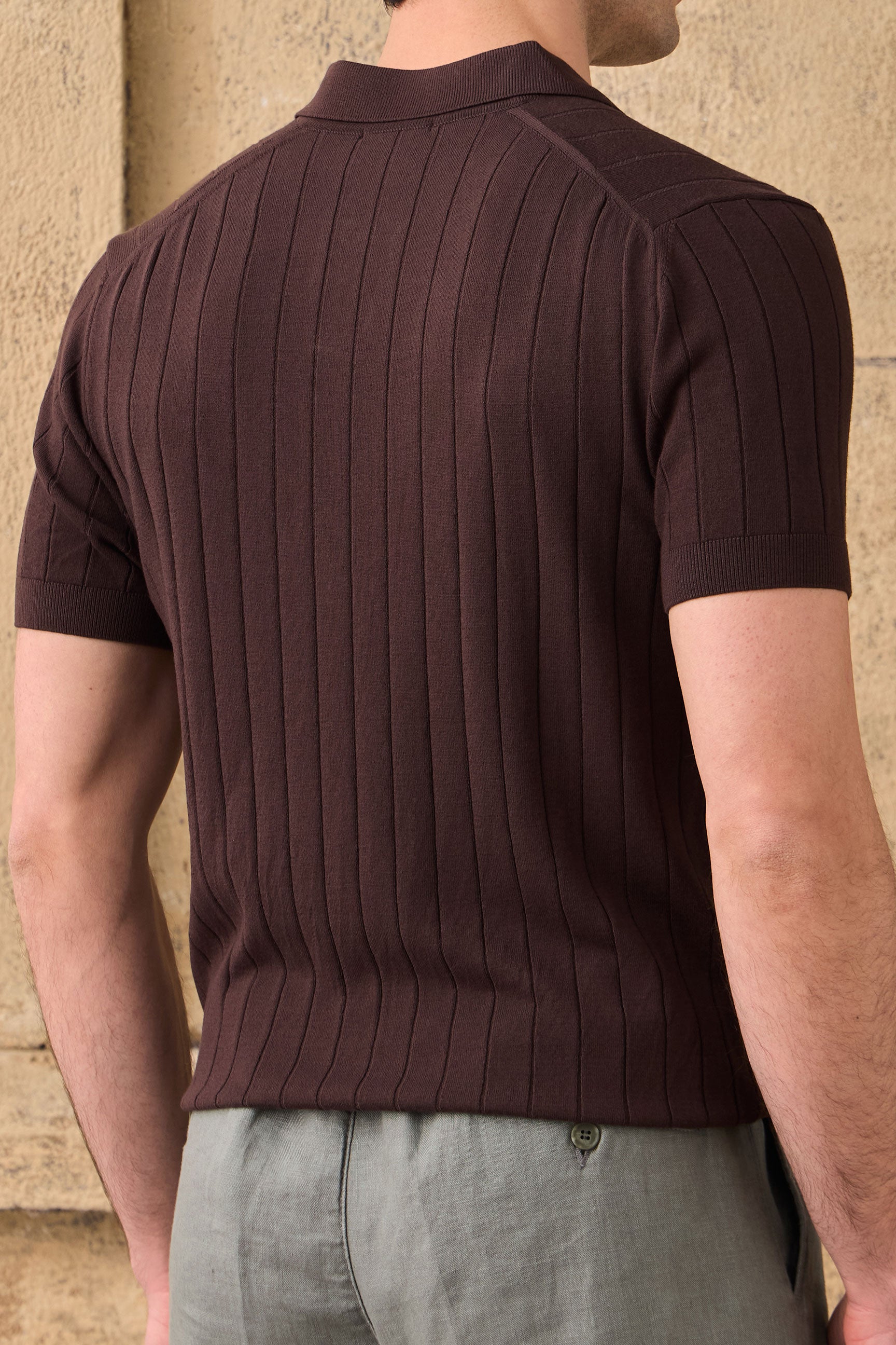 Brun ribbet poloshirt til mænd