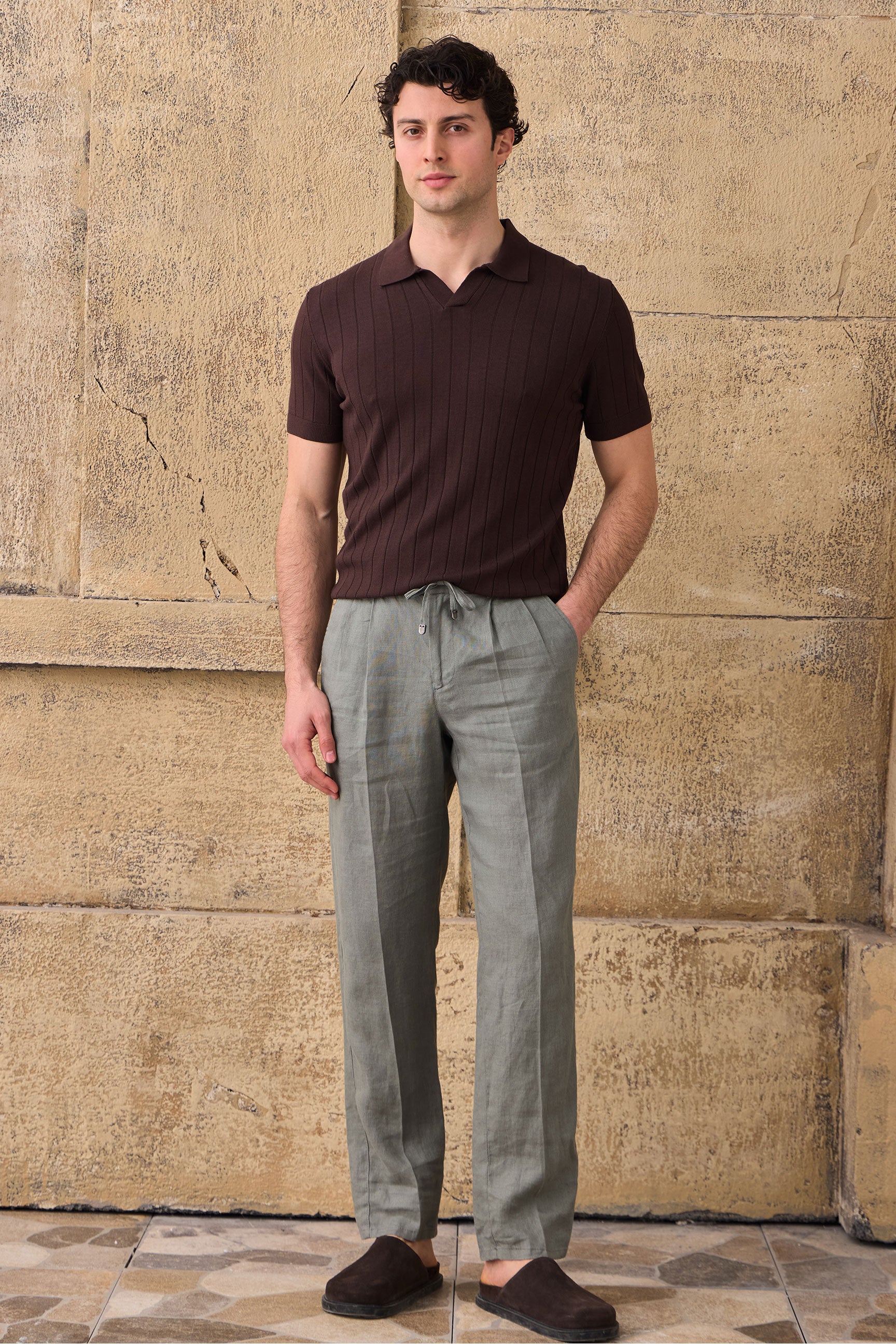 Brun ribbet poloshirt til mænd