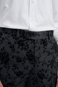 Georgi - Herrebukser med sorte blomsterprint