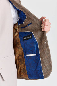 Harris Brown Tweed Suit med Kontrastfarvet Vest og Bukser i Sten