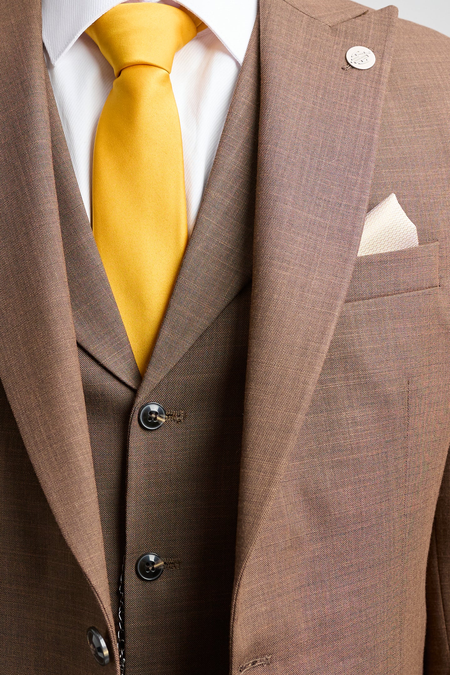 James Herre 3-delt Ensfarvet Brunt Habitat med Klassisk Pasform