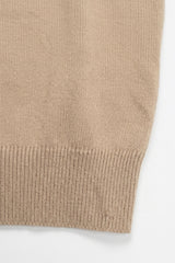 Beige strikket T-shirt til mænd med normal pasform og rund hals, korte ærmer