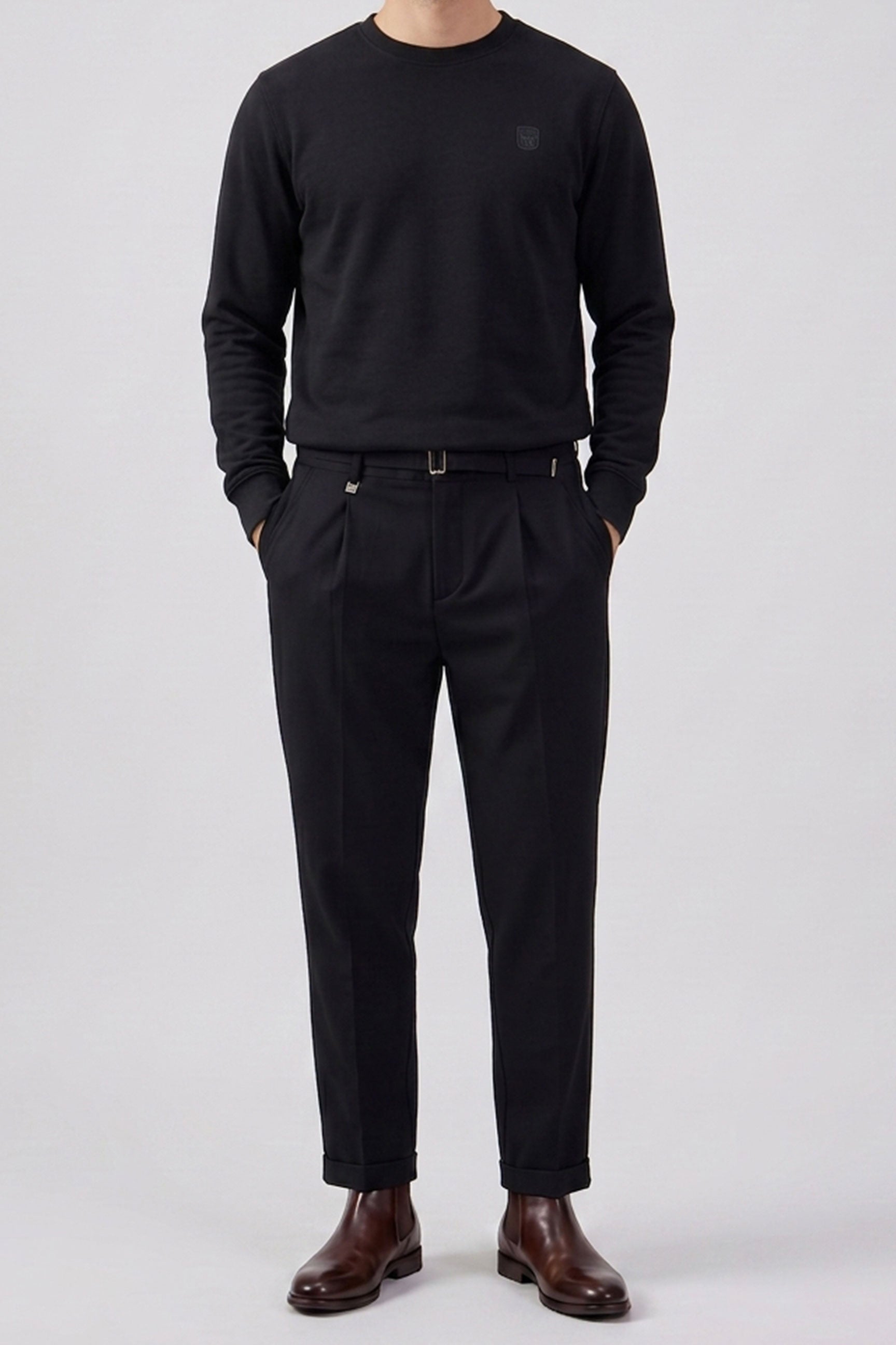 Herresweatshirt med rund hals og lange ærmer i sort bomuldsblanding, stretchpullover