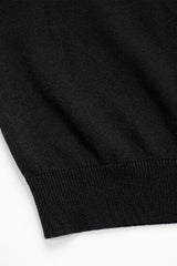 Herre sort strikket T-shirt med normal pasform og rund hals, korte ærmer