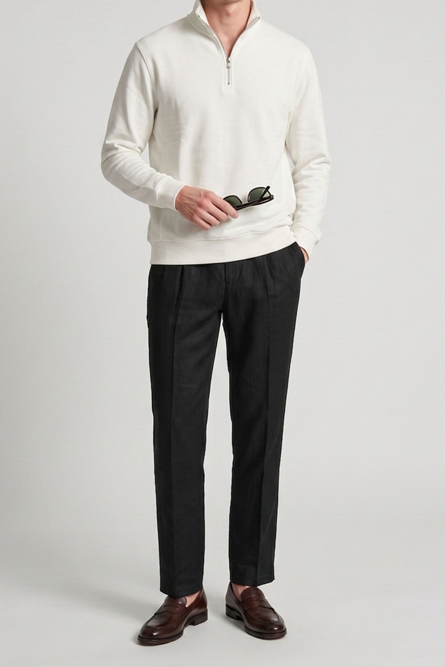 Herresweatshirt med kvart lynlås i off-white og bomuldsblanding med pullover med tragtudskæring
