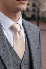 Beige mønstret slips til mænd