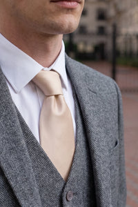Beige mønstret slips til mænd