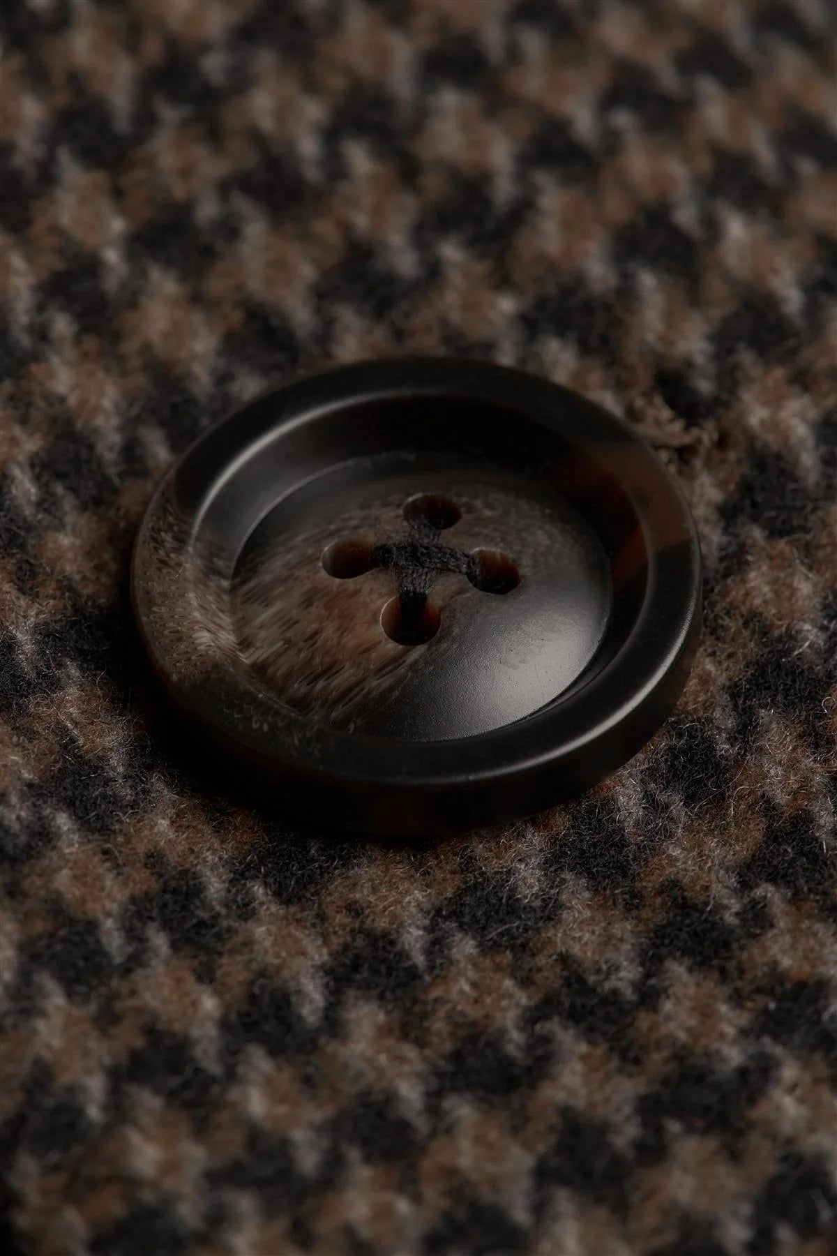 Herre brun uldblanding i tweed med houndstooth-mønster