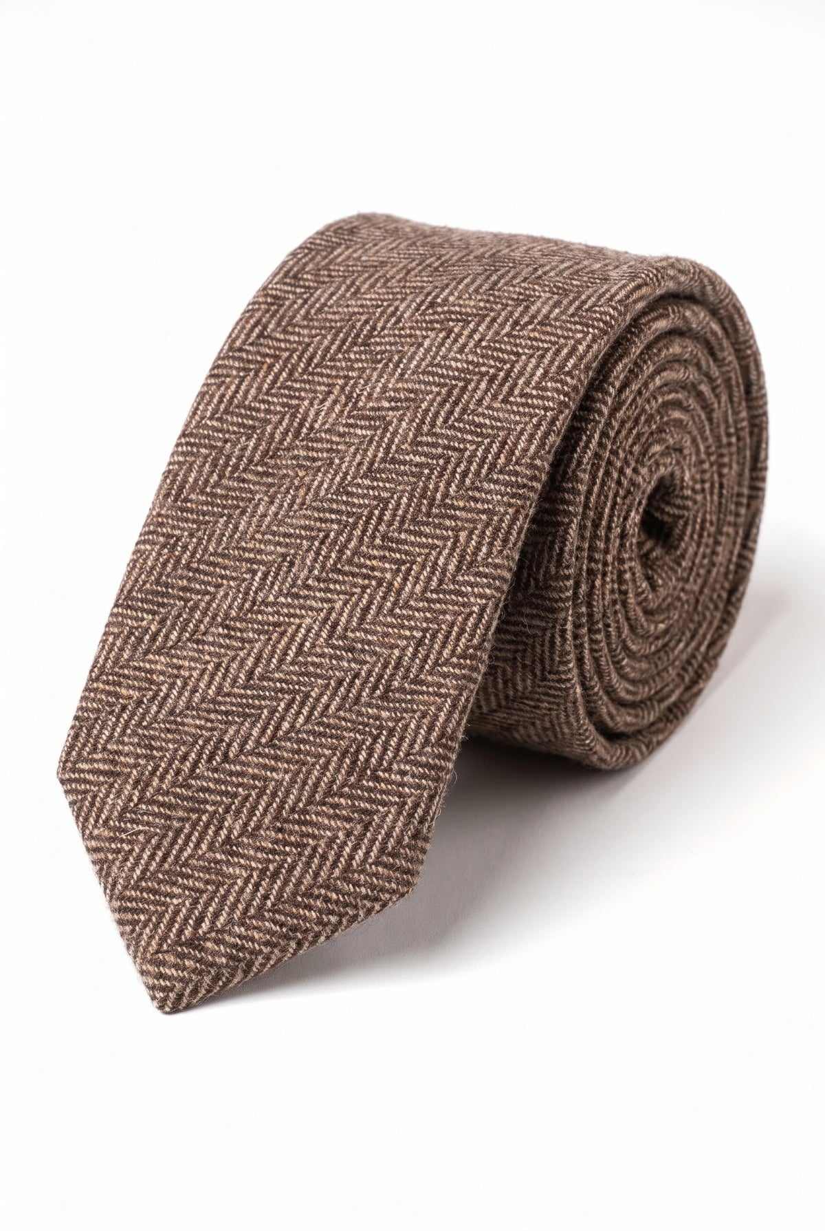 Brunt herreslips i tweed i uldblanding