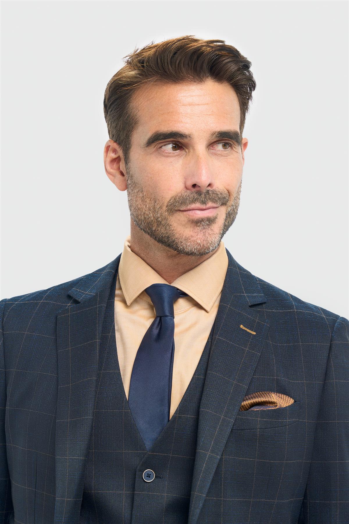 Herreblazer med ternet skræddersyet pasform i marineblå