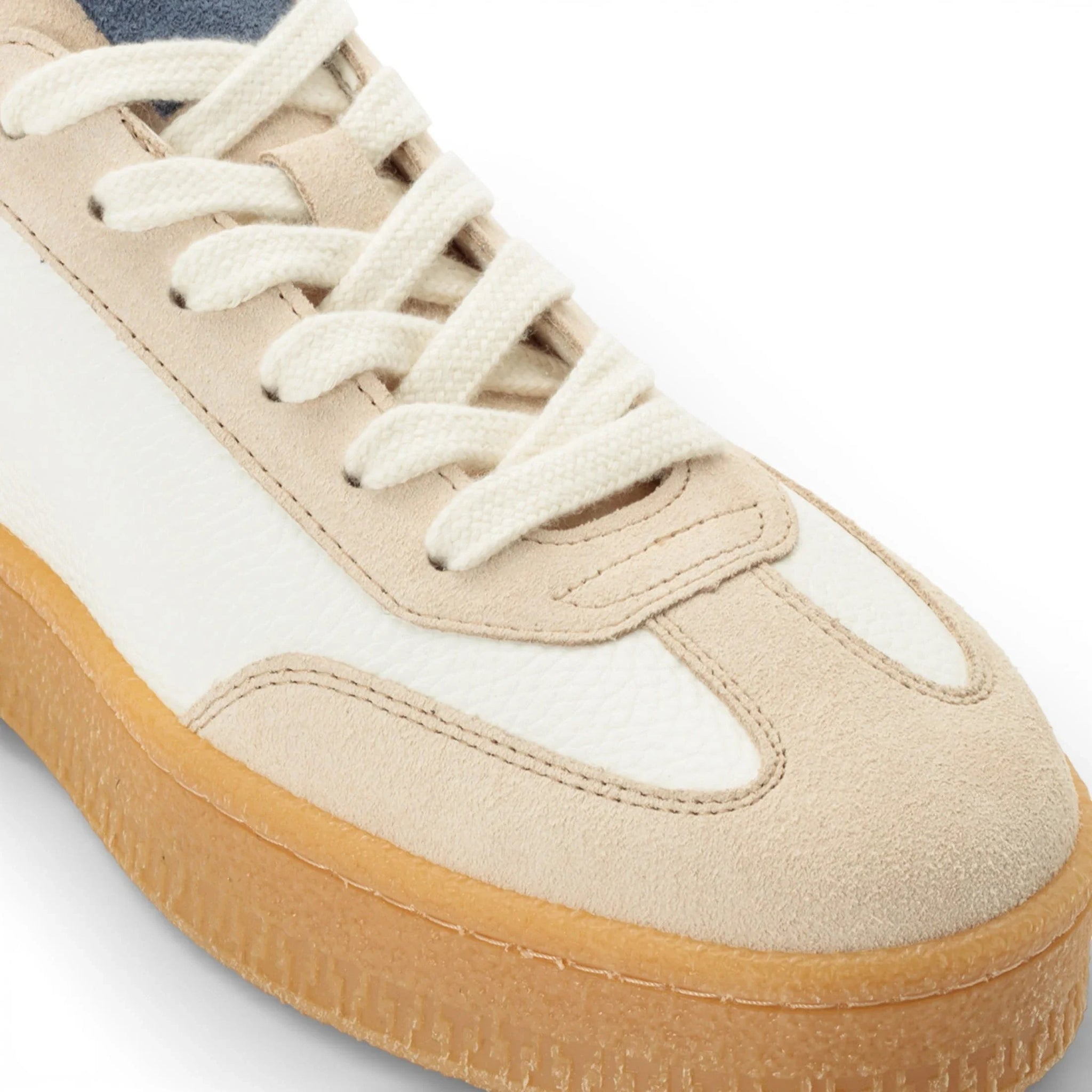 Herresneakers i off-white med røde striber i læder