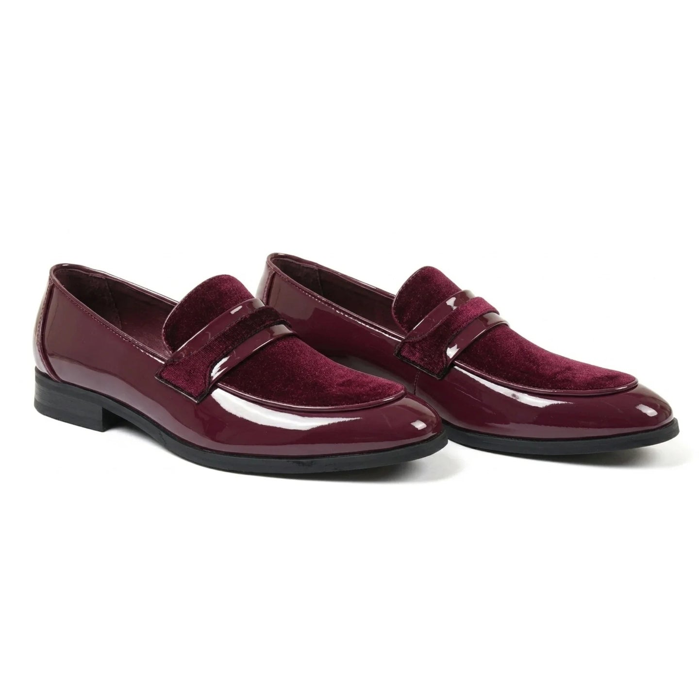Herreslip-on loafers med vegansk læder og fløjlsdetaljer i patentmateriale