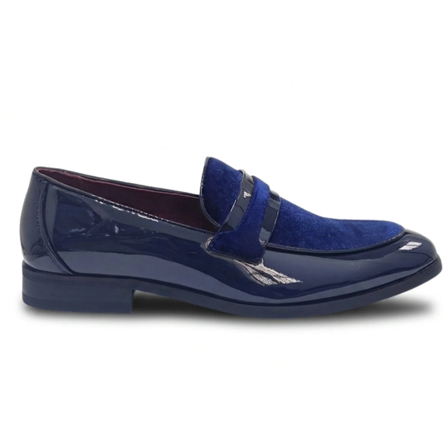 Herreslip-on loafers med vegansk læder og fløjlsdetaljer i patentmateriale