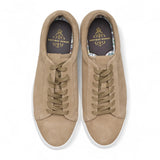 Herresneakers i steengrå ruskind med snørebånd og casual look
