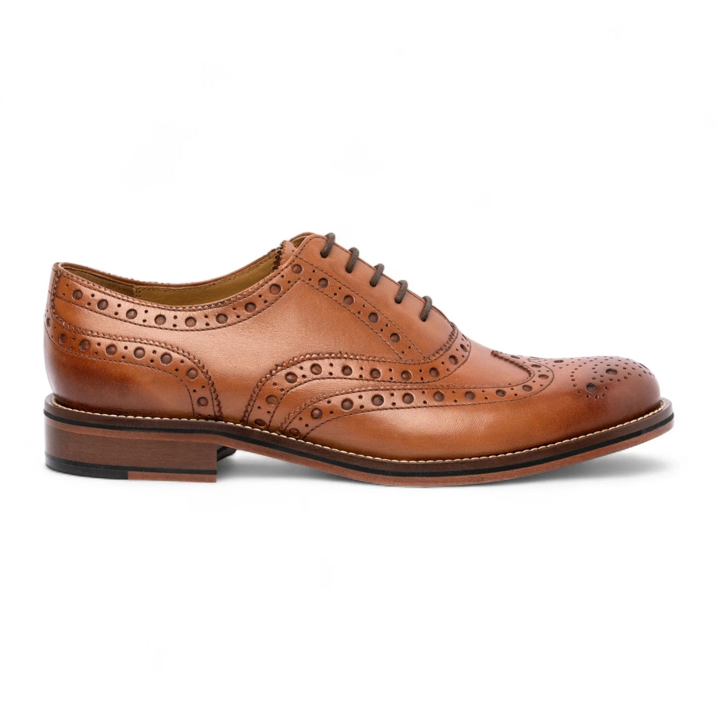 Herresko med wingtip-brogue-detaljer i læder og brunbrun